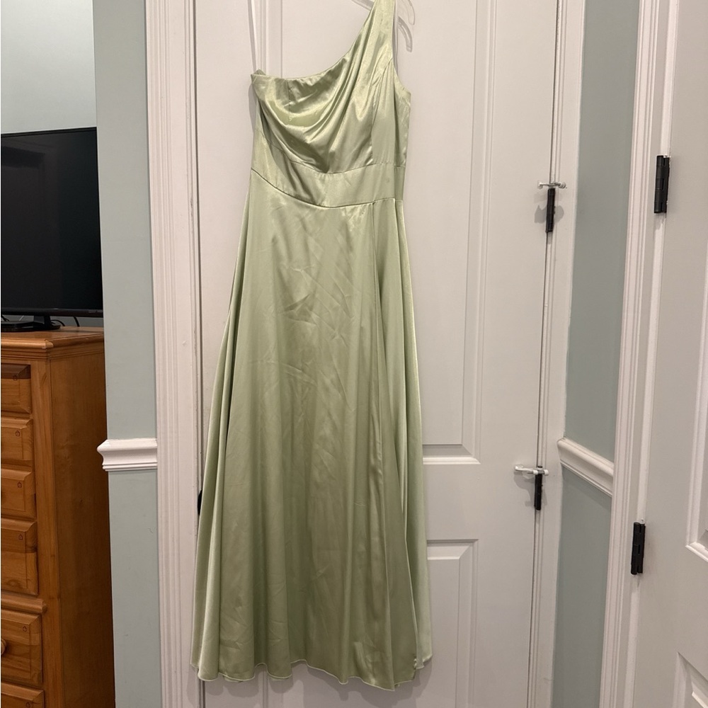 Elegant One-Shoulder Green Dress